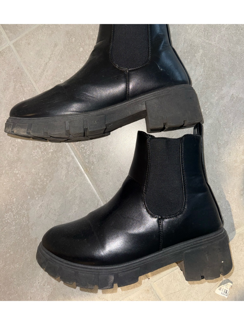 Fashion Nova Women's Black Chunky Chelsea Ankle Boots